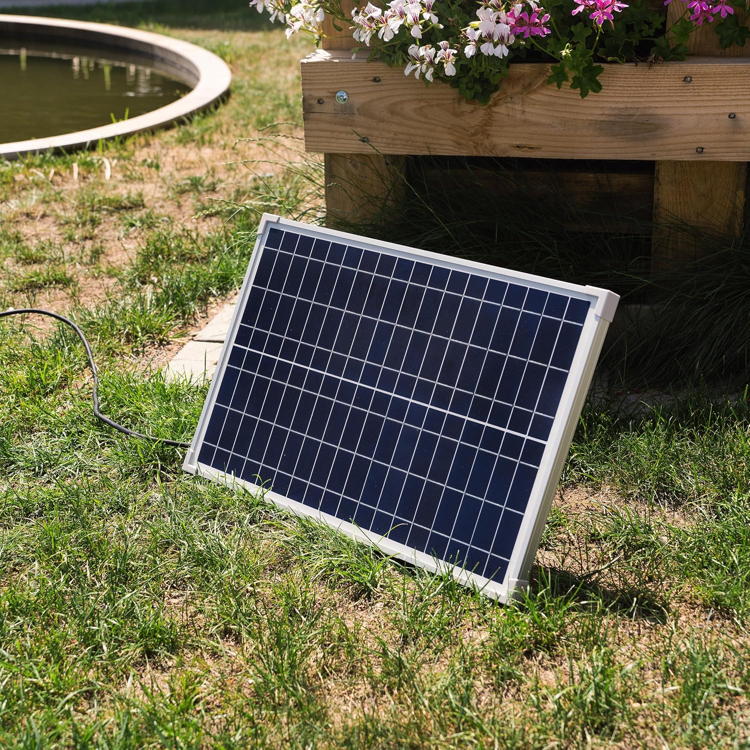 Esotec Solar Bachlaufpumpe Waterfall 1600 l/h mit 25W Solarmodul – Wasserfall Pumpe für Gartenteich, Bachlauf & Quellstein – 2,3m Förderhöhe 101018 — Ansicht 3