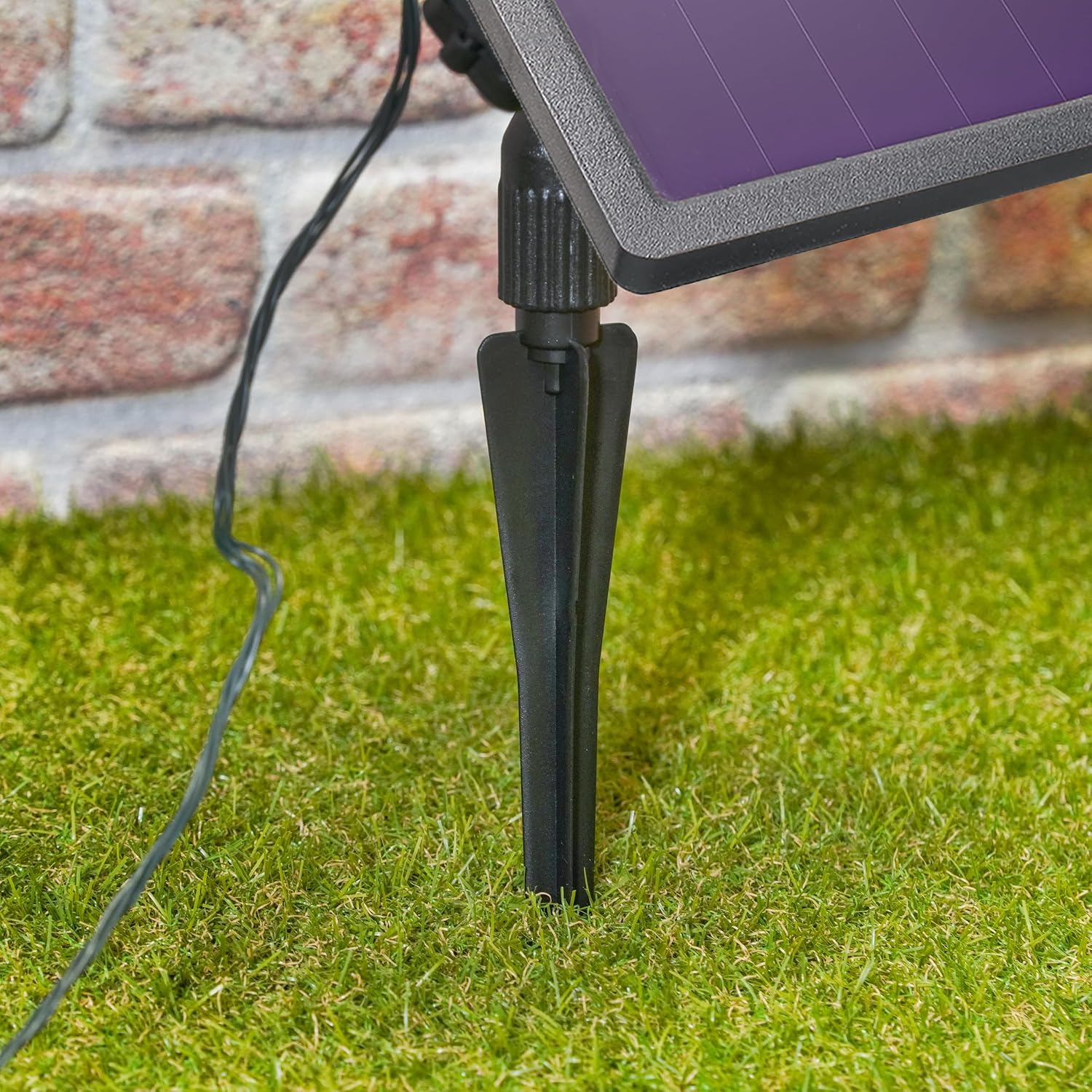 Esotec Solar LED-Lichterkette, 200 LEDs bernsteinfarben, 20m LED-Kette, LiFePO4 Akku, Solarmodul, Weihnachtsbeleuchtung outdoor, Gartendeko, winterfest, wetterfest 102569 — Ansicht 6