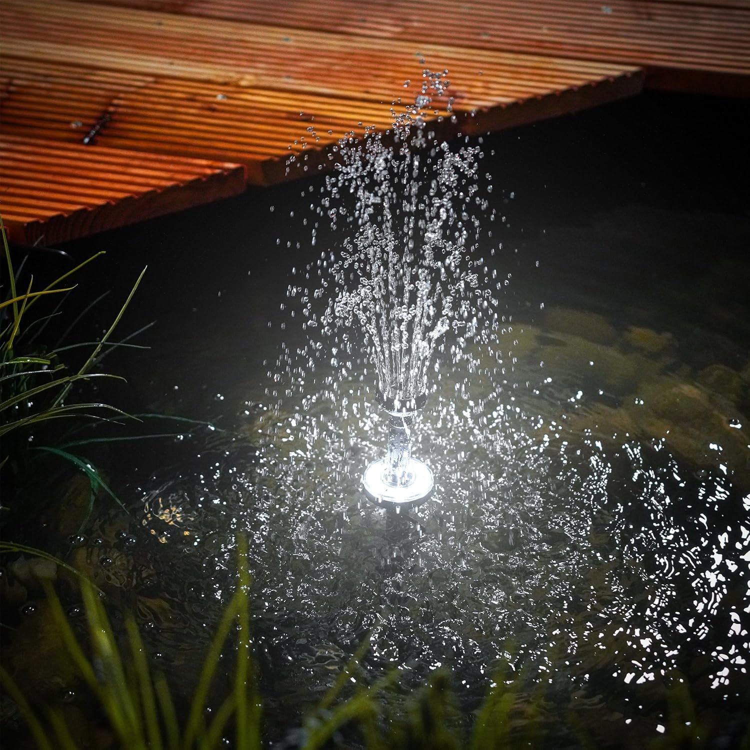 esotec Solar LED Teichpumpenset 8 400 LED, LiFePo4 Akku, Sprinklerpumpe 400/h, Erdspieß, Solarmodul 8W, Solarbrunnen Gartenteich, Wasserspiel Springbrunnenpumpe, Komplettset, außen 101936 — Ansicht 4