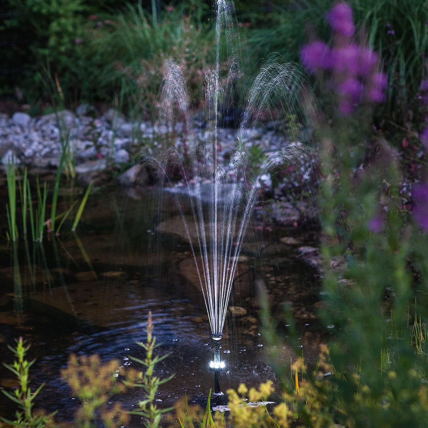 esotec Solar Teichfilterset Profi 25/650 LED proBatt, Teichfilter Komplettset mit Pumpe, BleiGel Akku, Programm-Funktionen, Teichpumpe, 25Wp, Förderhöhe 1,4m, 650l/h, IP68, 101064 — Ansicht 5
