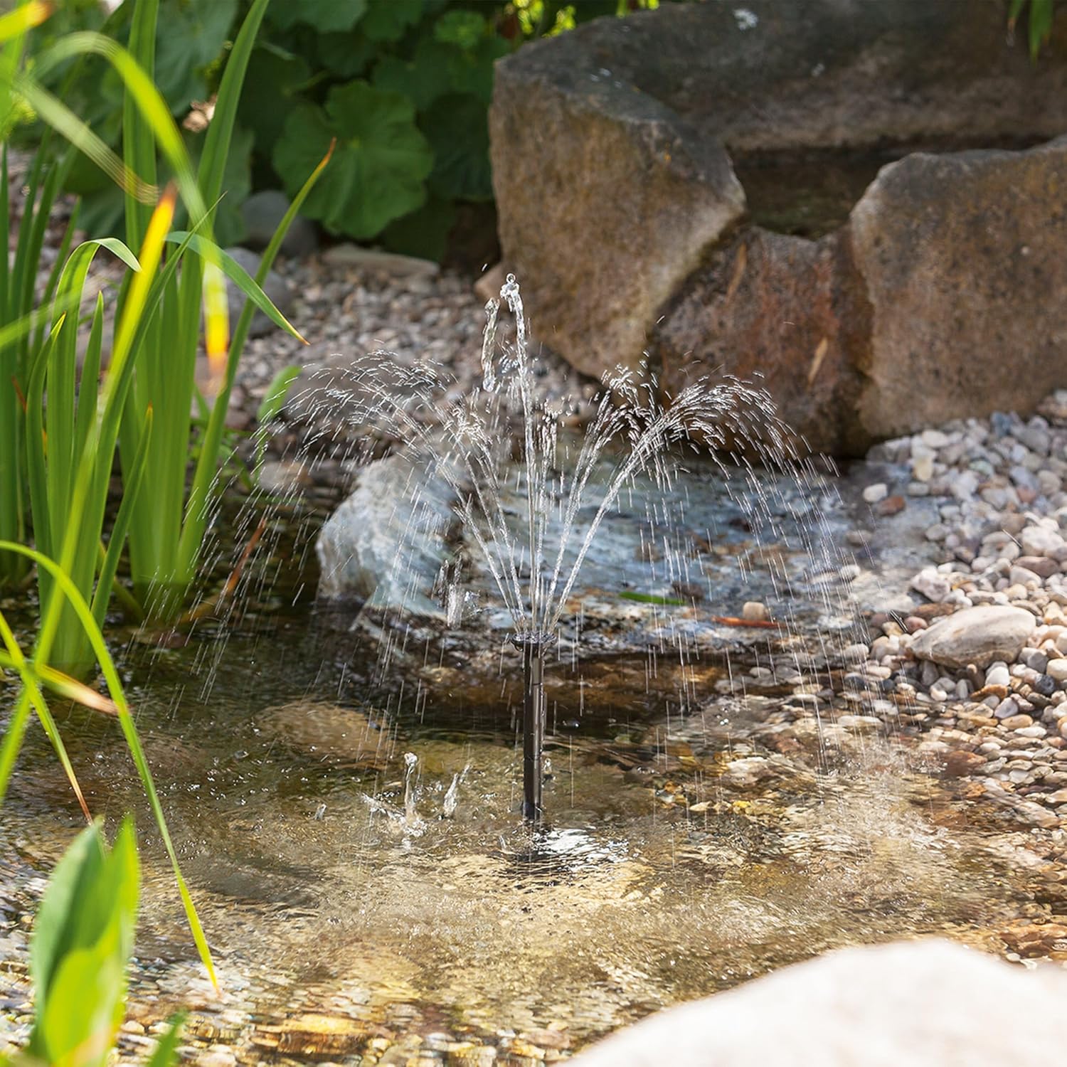 esotec Solar Teichpumpenset 5/250 mit 5 W Solarmodul, Solarbrunnen, Wasserspiel Garten, Solarteichpumpe, Springbrunnen 101763 — Ansicht 4