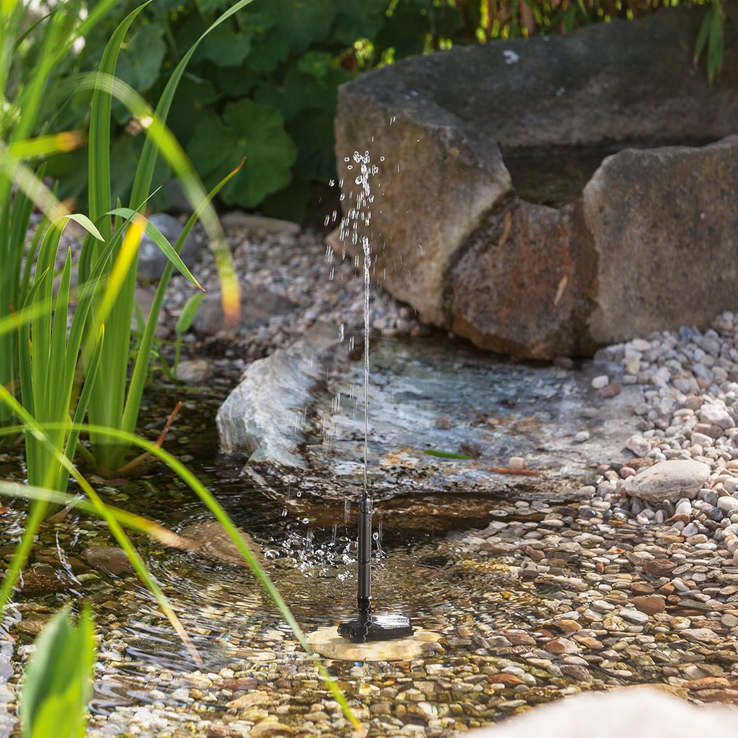 esotec Solar Teichpumpenset mit Akku 6/230 LiFePO4, Solar Teichpumpe 230 l/h 6,4 VDC, Wasserspiel Springbrunnen IP68 außen 101933 — Ansicht 5