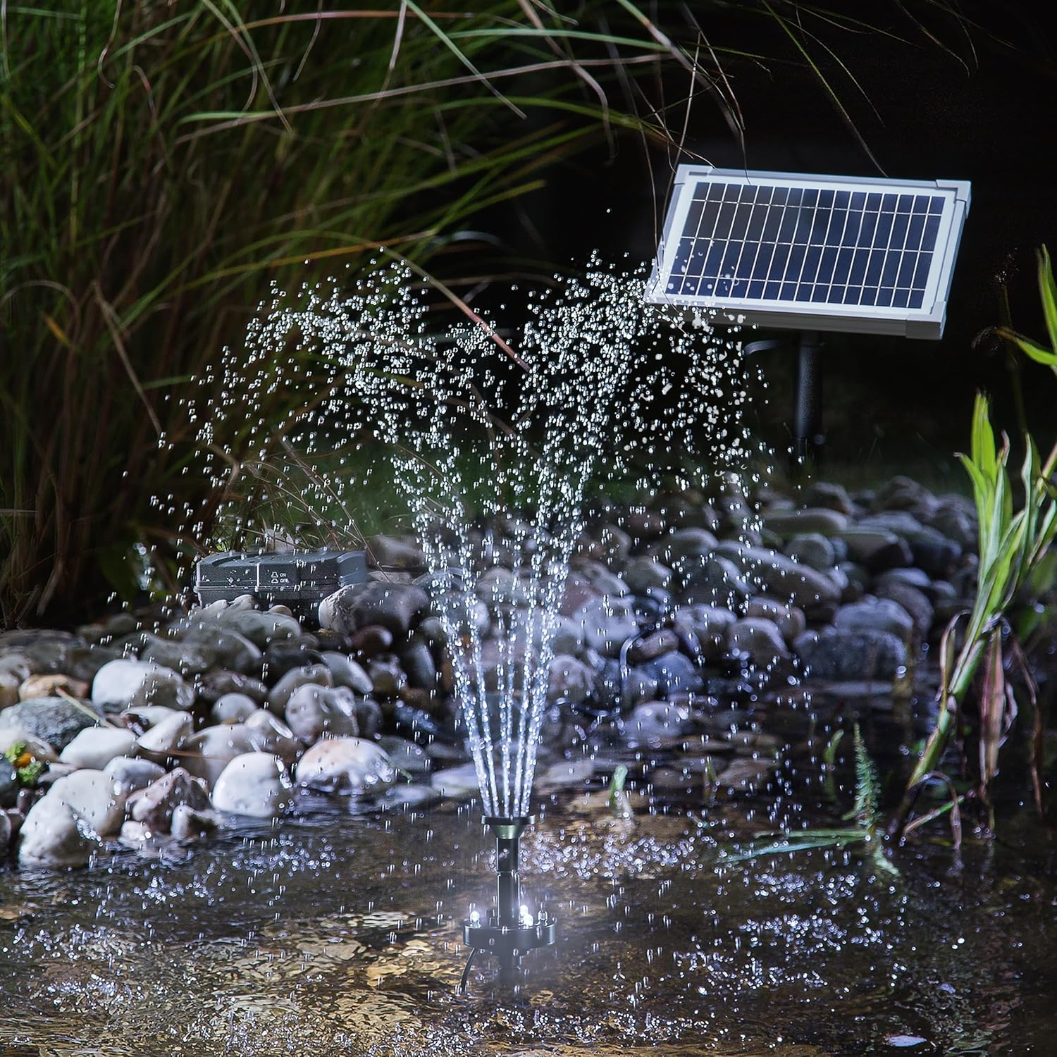 Esotec Solar Unterwasser-Teichfilter Komplettset mit Pumpe Profi 5/160 LED, 1,5Ah LiFePo4 Akku, Solarmodul, Teichfilterbox, Sprinkleraufsätze Filterschwamm 101069 — Ansicht 4