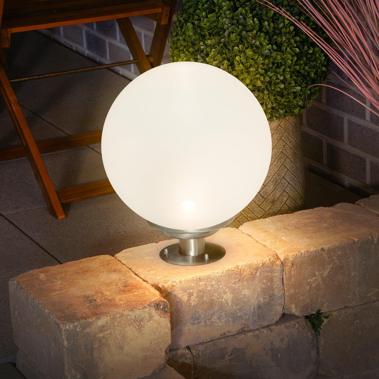 Esotec Solarkugel für den Garten CCT, D=30cm, Edelstahl Standfuß, IR-Fernbedienung, Lichtkugel, LED Gartenkugel, Solarleuchte, Kugelleuchte, wetterfest, winterfest, außen, IP44, 102636 — Ansicht 2