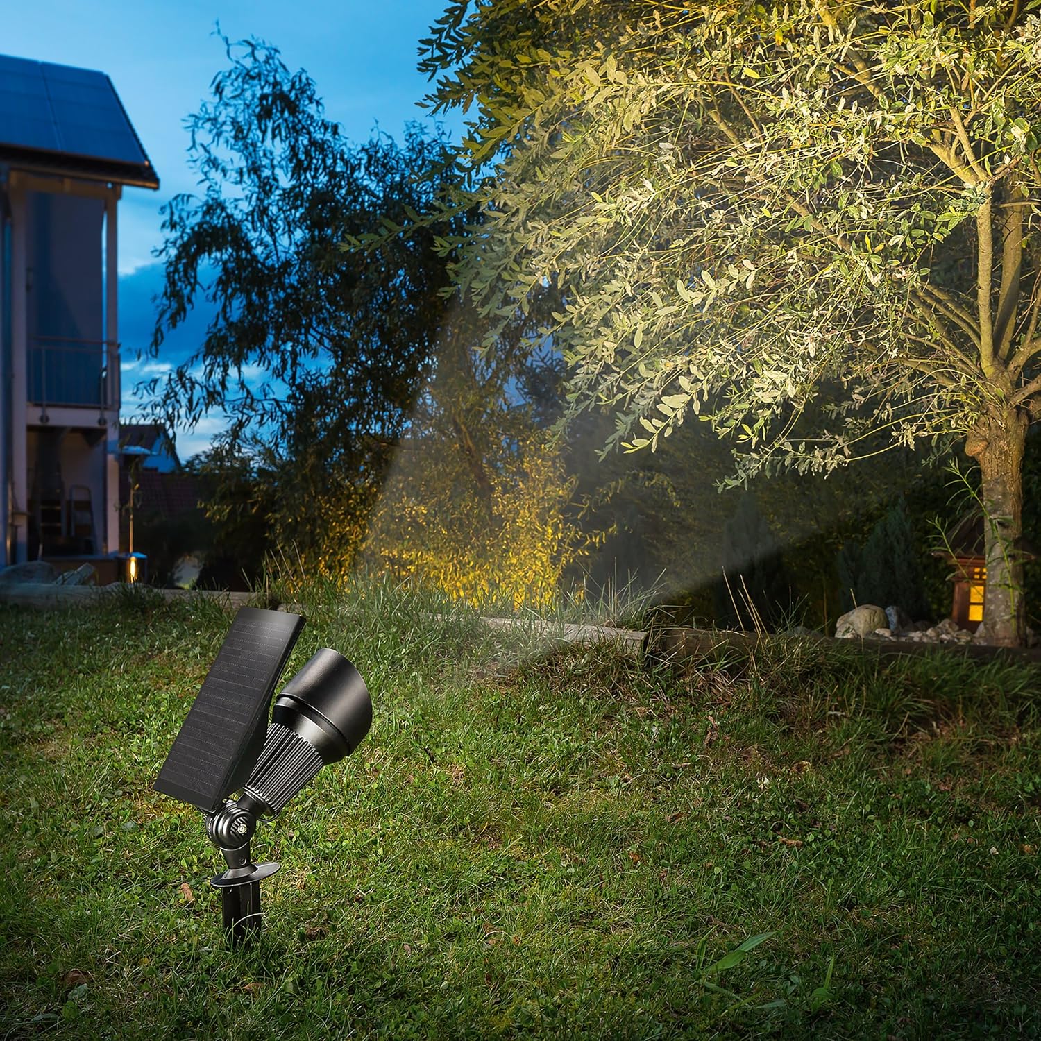 esotec Solarstrahler Super Spot pro, Duo Color, Lichtfarbe wählbar 6500K 2800K, LiFePo4 Akku, LED Solarspot, Bodenstrahler, Solarleuchte, Gartenteichzubehör, Erdspieß, IP44, wetterfest, außen, 102546